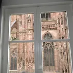 Place De La Cathedrale *
