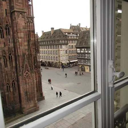 Place De La Cathedrale *