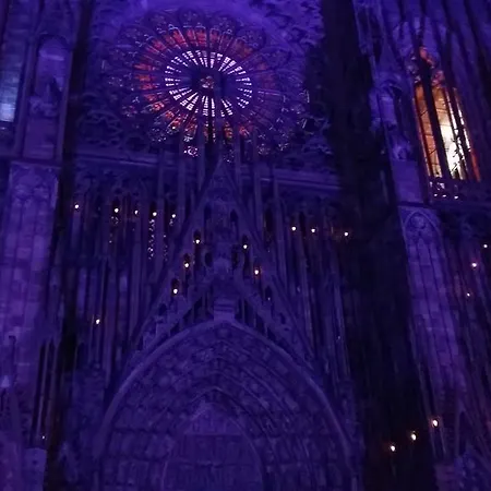 Апартаменты Place De La Cathedrale